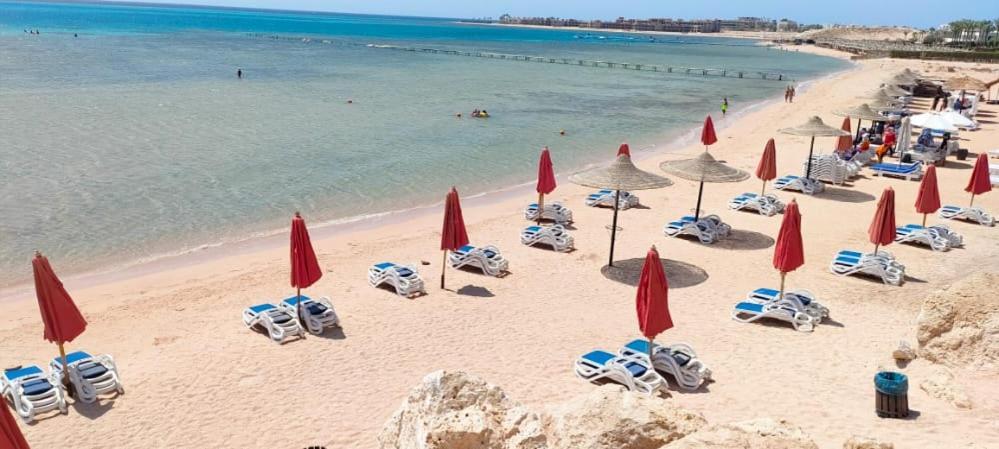 Fully Equipped Apartments Pool & Mountains View In Porto Sharm Resort Bagian luar foto